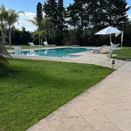 Melene Piscina Privata Borgagne